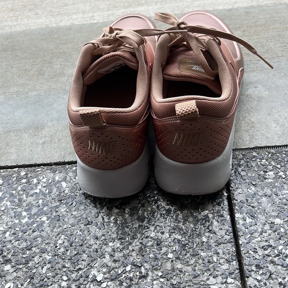 Rose gold Nike Air Max Thea - Picture 4 of 4